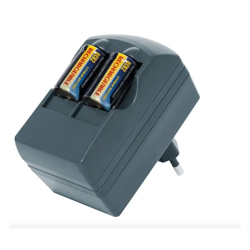 Charger + rechargeable batteries CR123